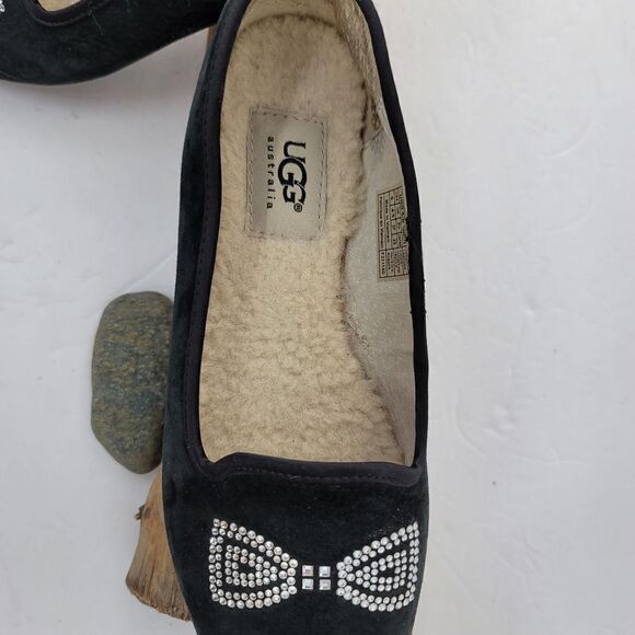Ugg black suede flats rhinestone bow - Picture 11 of 12